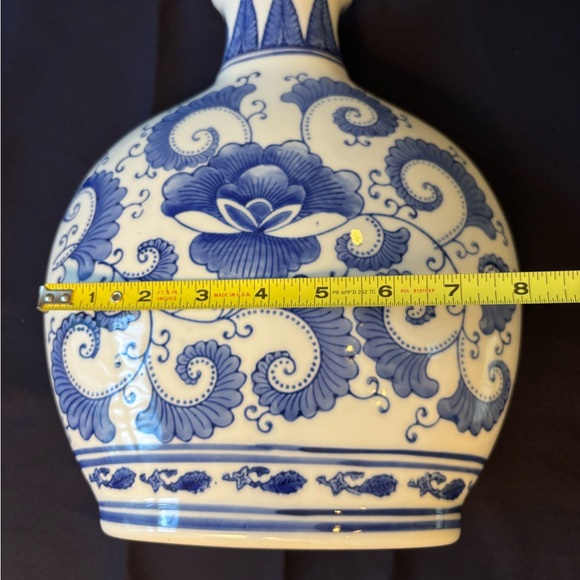 Blue and White Floral Vase - Picture 9 of 11